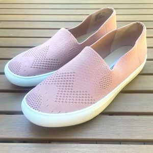 STEVE MADDEN SLIP-ON SNEAKERS